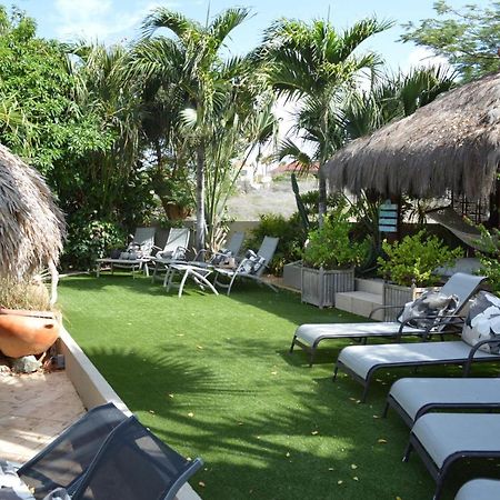 Bananas Apartments Adults Only Palm Beach Екстер'єр фото