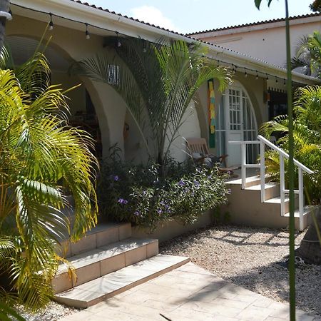 Bananas Apartments Adults Only Palm Beach Екстер'єр фото