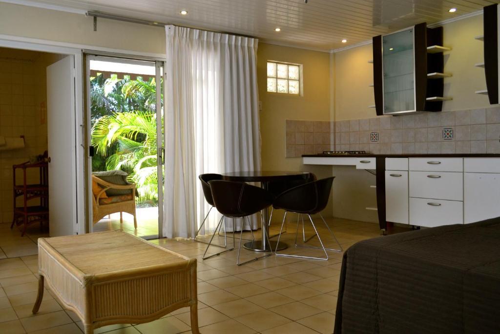 Bananas Apartments Adults Only Palm Beach Номер фото