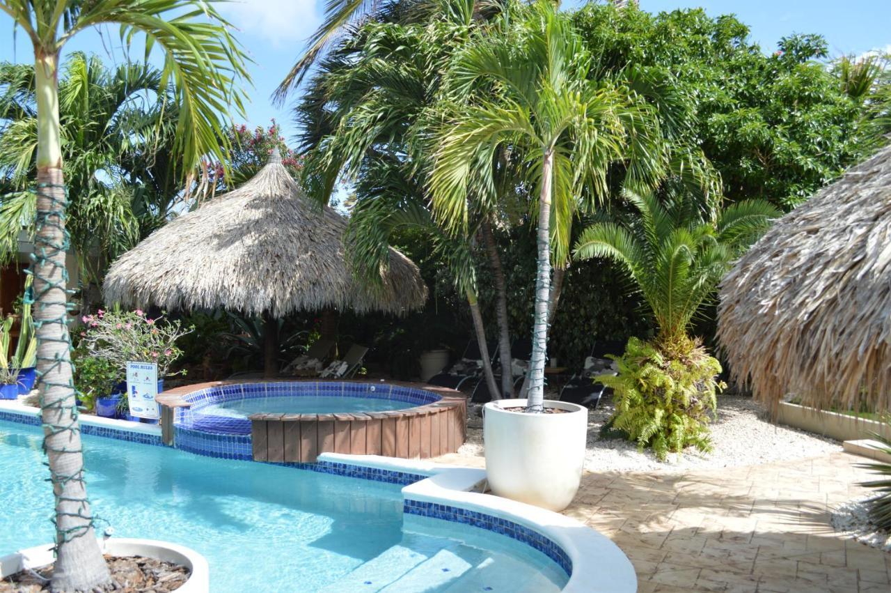 Bananas Apartments Adults Only Palm Beach Екстер'єр фото