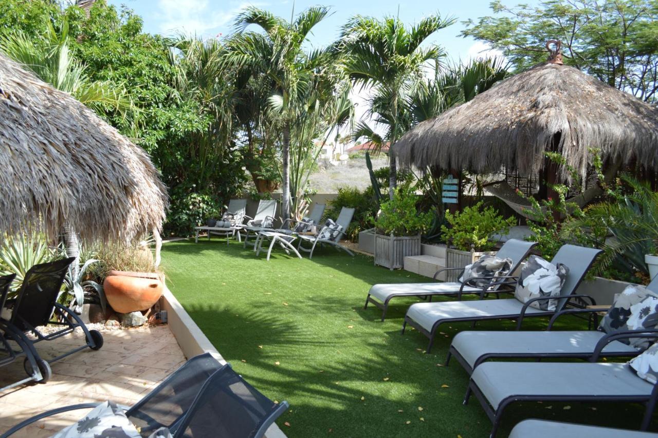 Bananas Apartments Adults Only Palm Beach Екстер'єр фото