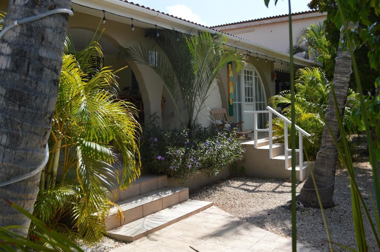 Bananas Apartments Adults Only Palm Beach Екстер'єр фото