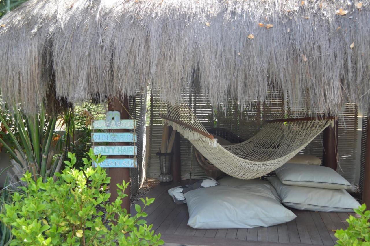 Bananas Apartments Adults Only Palm Beach Екстер'єр фото